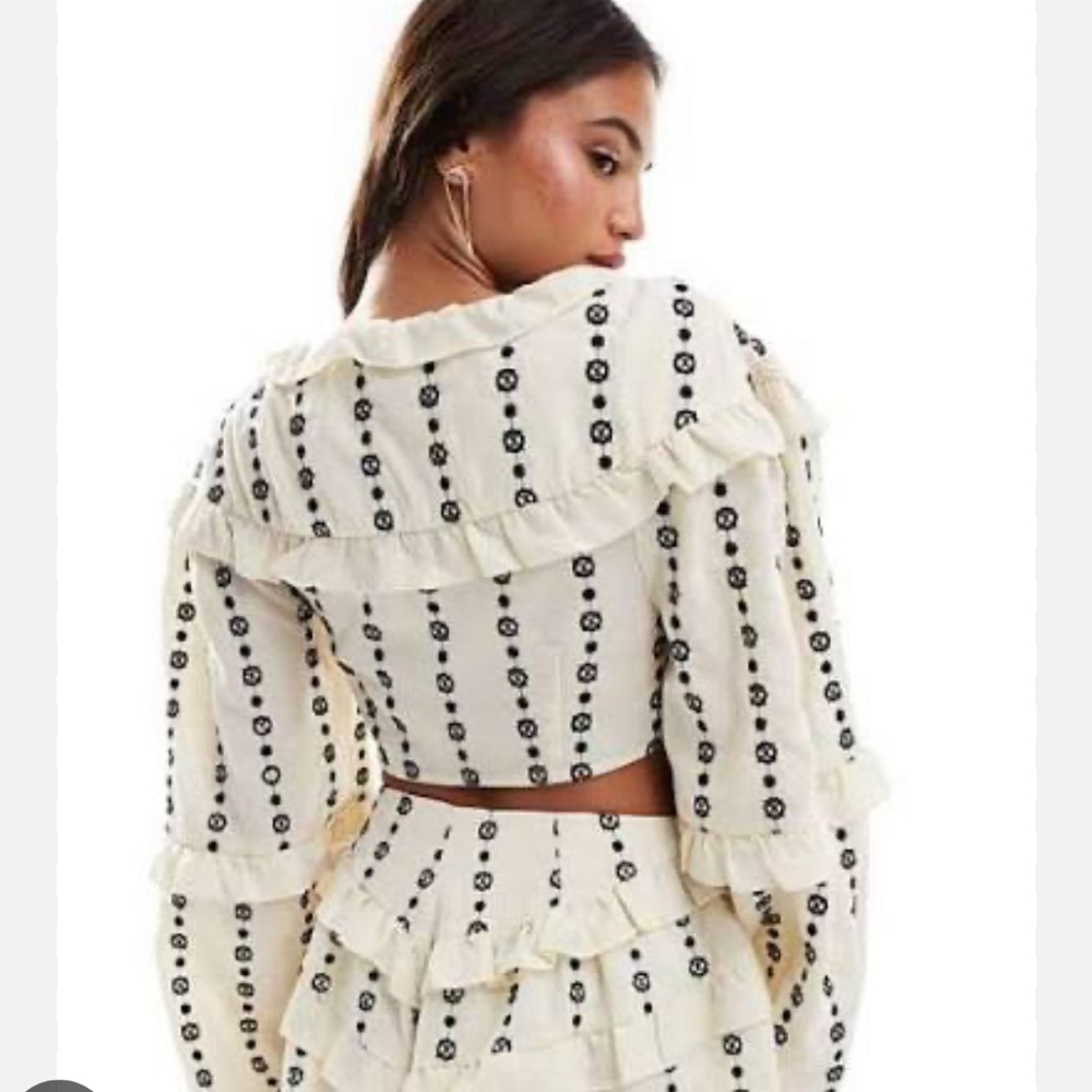 Embroidered Ruffle Crop Top - Picture 4 of 5